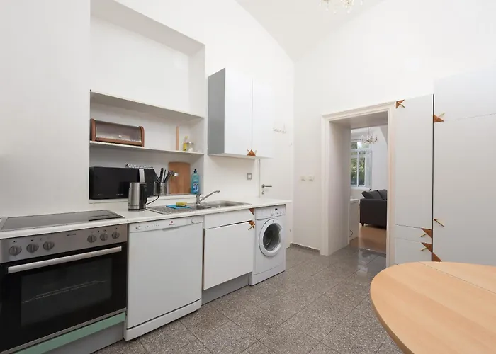 Spacious Austrian Style Close To Center Landstrasse * Wien