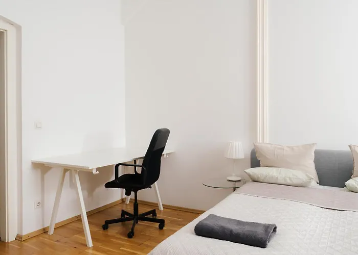 Spacious Austrian Style Close To Center Landstrasse * Wien